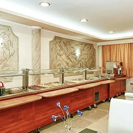 Hotel Karras Grande